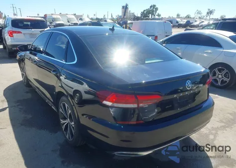 2021 Volkswagen Passat 2.0T Se z USA, uszkodzony, nr VIN 1VWSA7A30MC001237